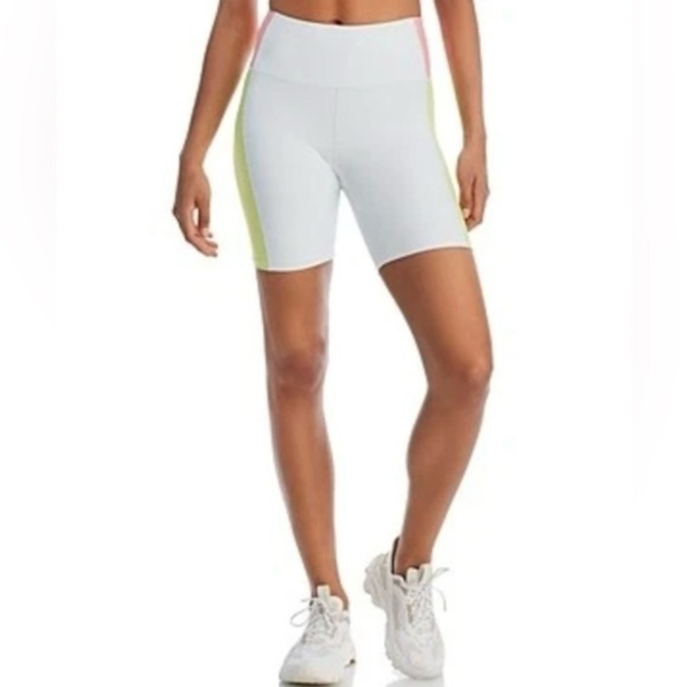 Aqua Yoga shorts Women’s workout Shorts casual pike shorts size S
